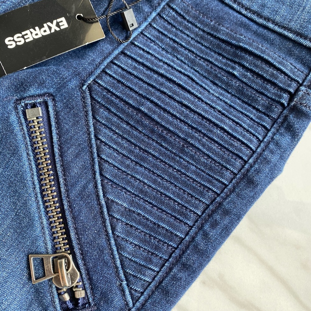 Express High Rise Jean, Size 2R, Stretch - Picture 5 of 8